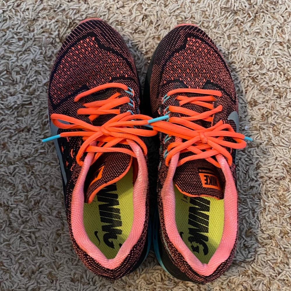 Nike zoom structure 18